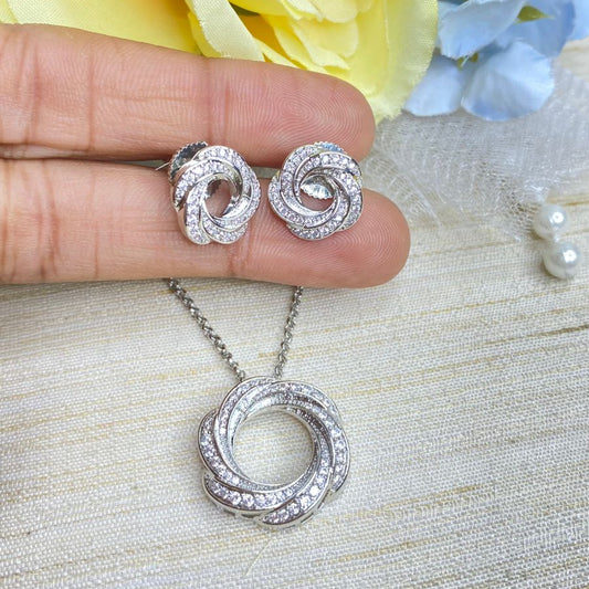 Eternal sparkle pendant set