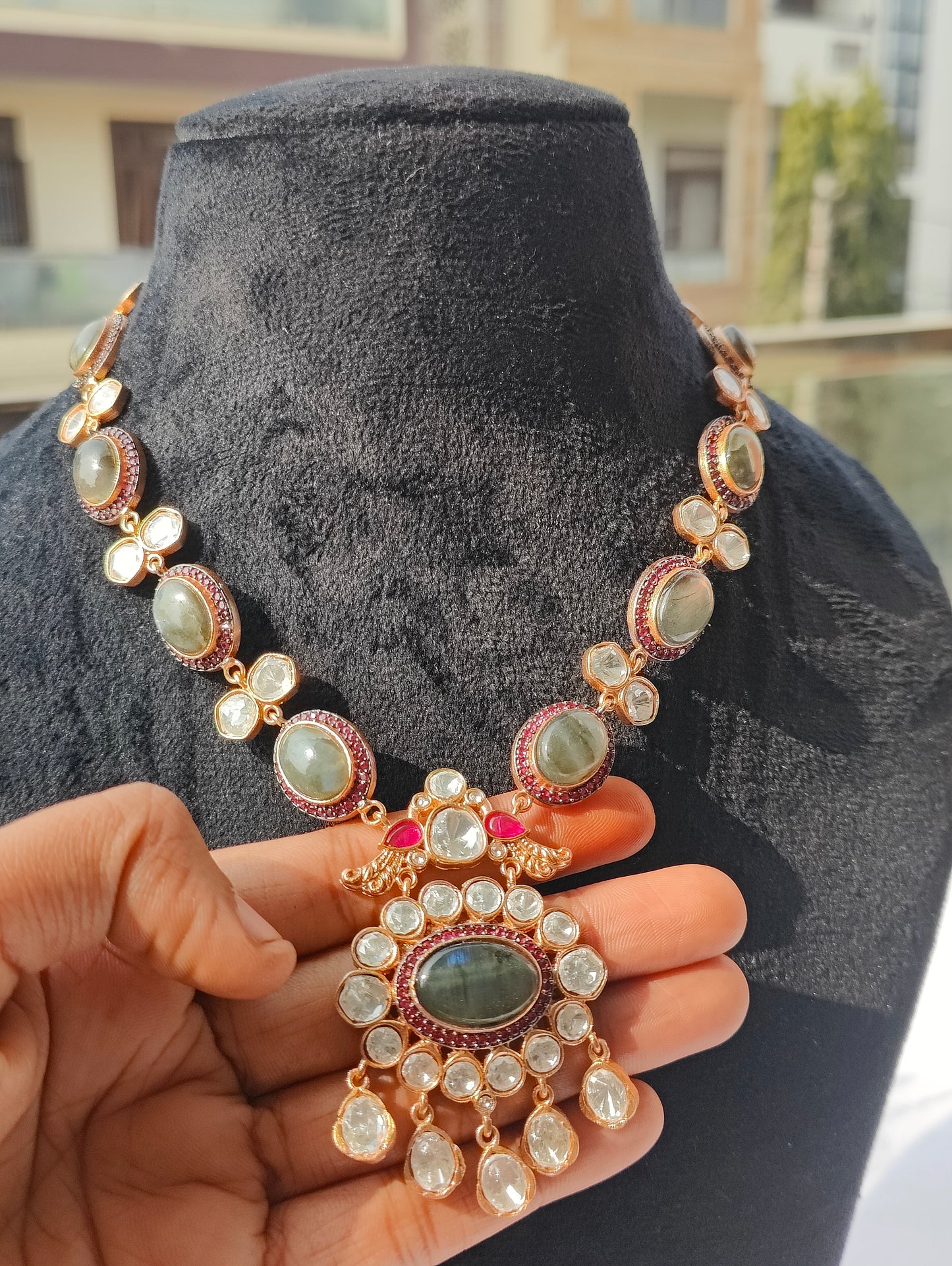 Stone nacklace set