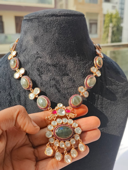 Stone nacklace set