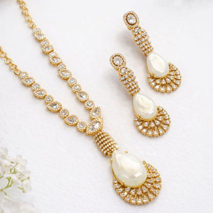 Karishma mother of pearl sunheri Kundan necklace