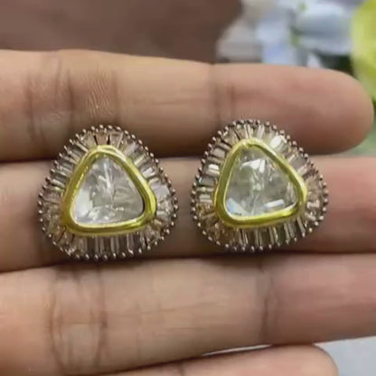 Royal glow studs❤️