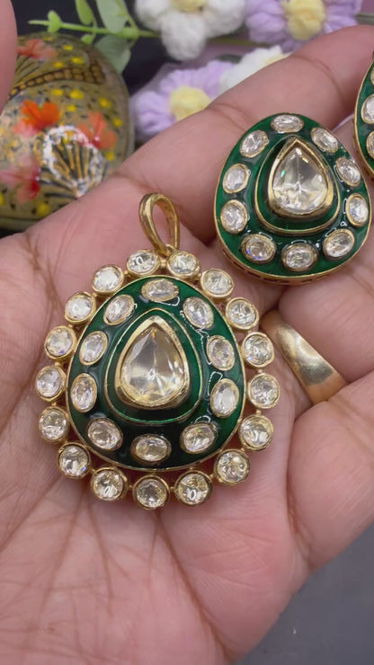 Noor’s MOISSANITE Pendant set