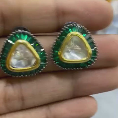 Royal glow studs❤️