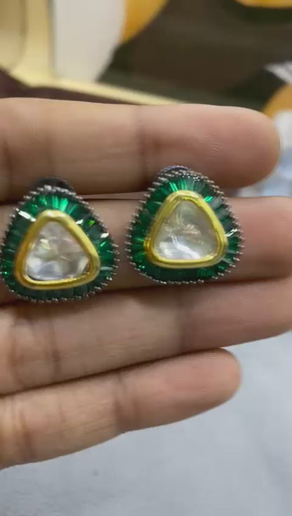 Royal glow studs❤️