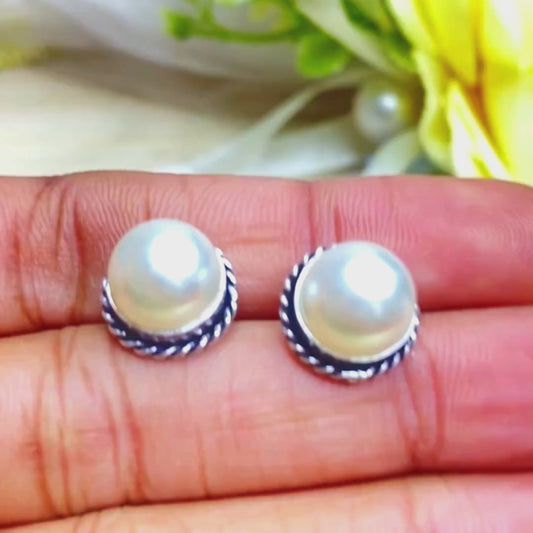 Pearl stud